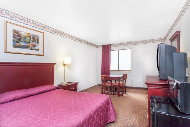 Super 8 Morristown East Downtown Hotel Buitenkant foto