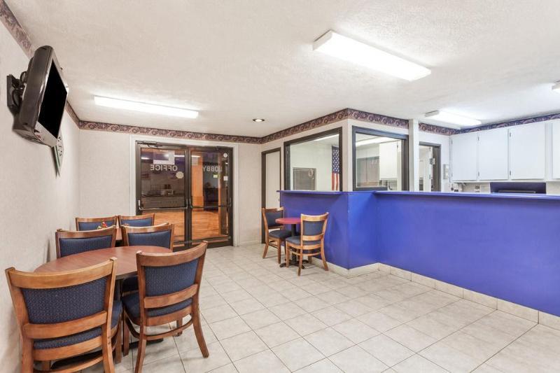 Super 8 Morristown East Downtown Hotel Buitenkant foto